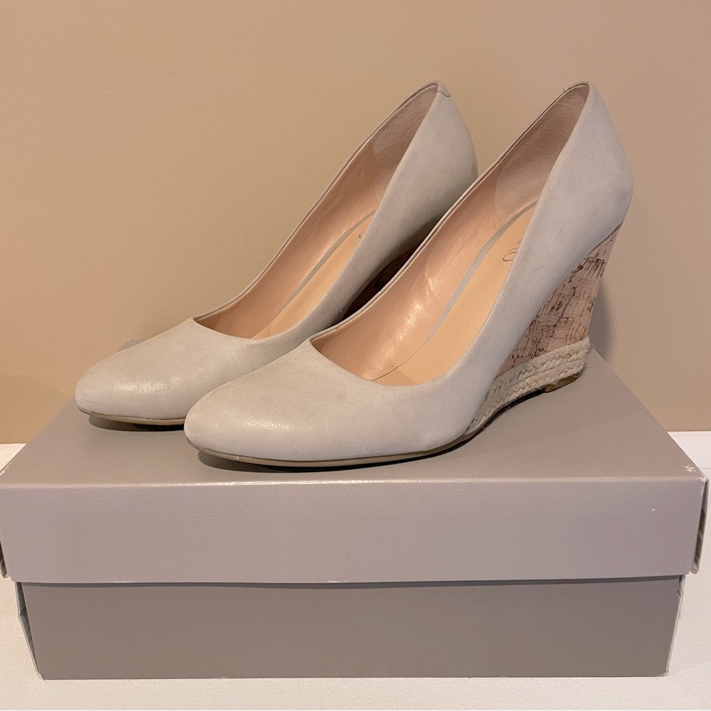 Franco Sarto Calix gray leather wedge round toe heels 7.5
